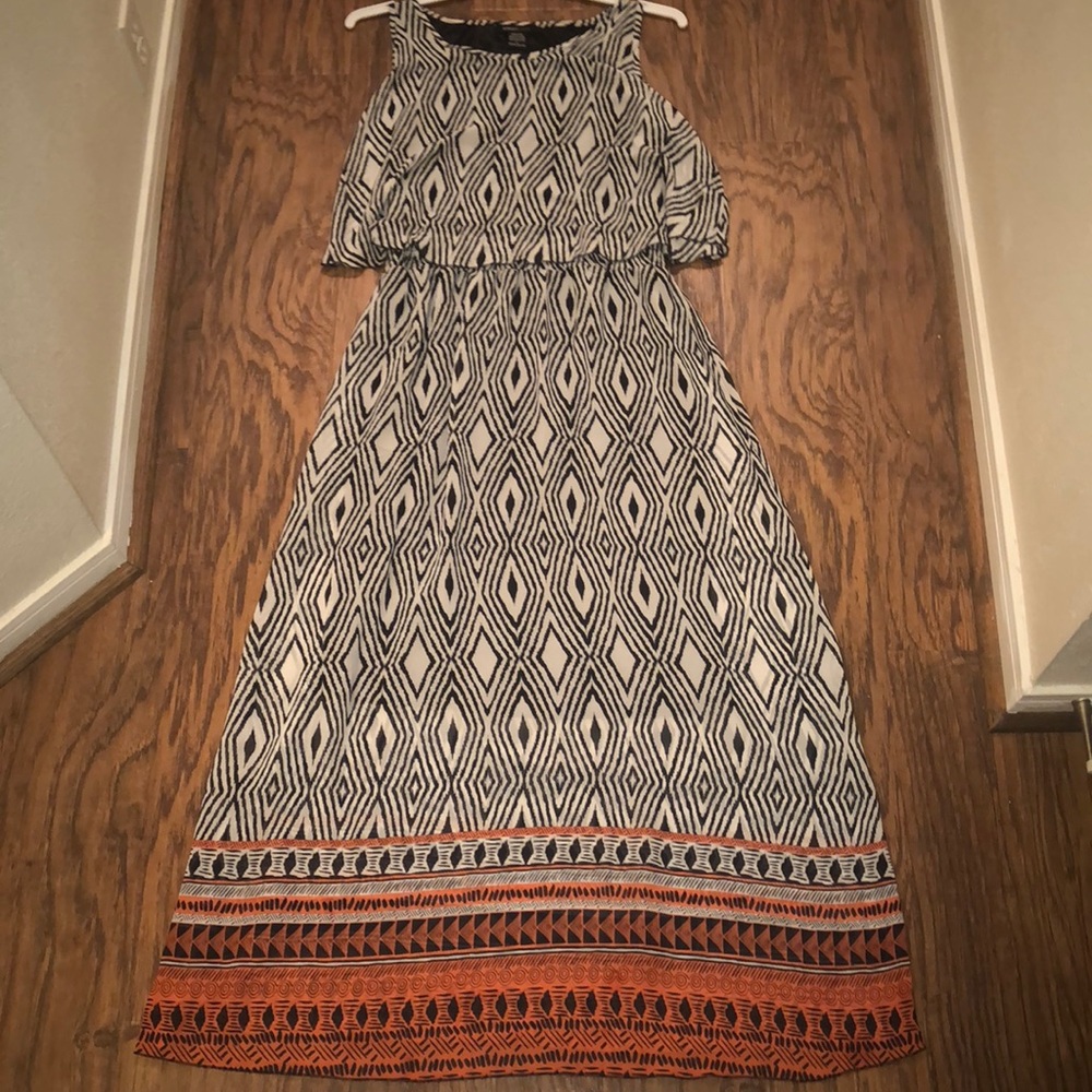 ROBERT LOUIS SLEEVELESS MAXI DRESS